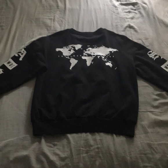 I’m selling a black designer San Angeles sweater - Picture 4 of 5